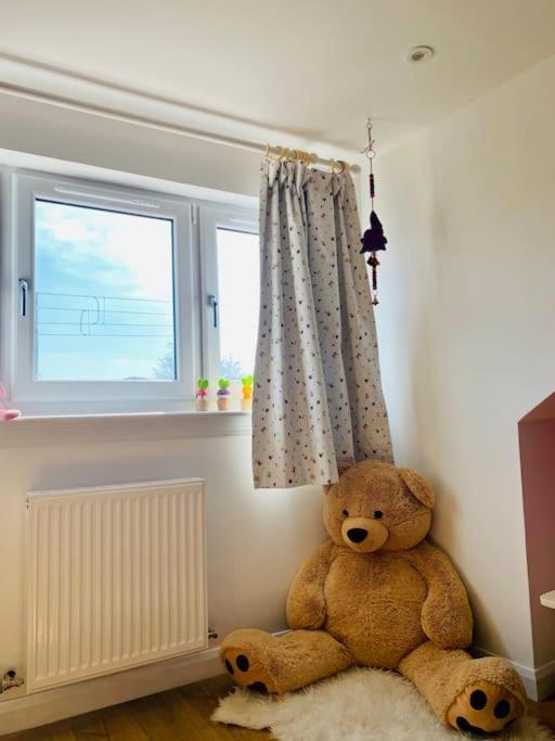 3 Bedroom Well Connected Family Home Free Parking Edinburgh Eksteriør bilde